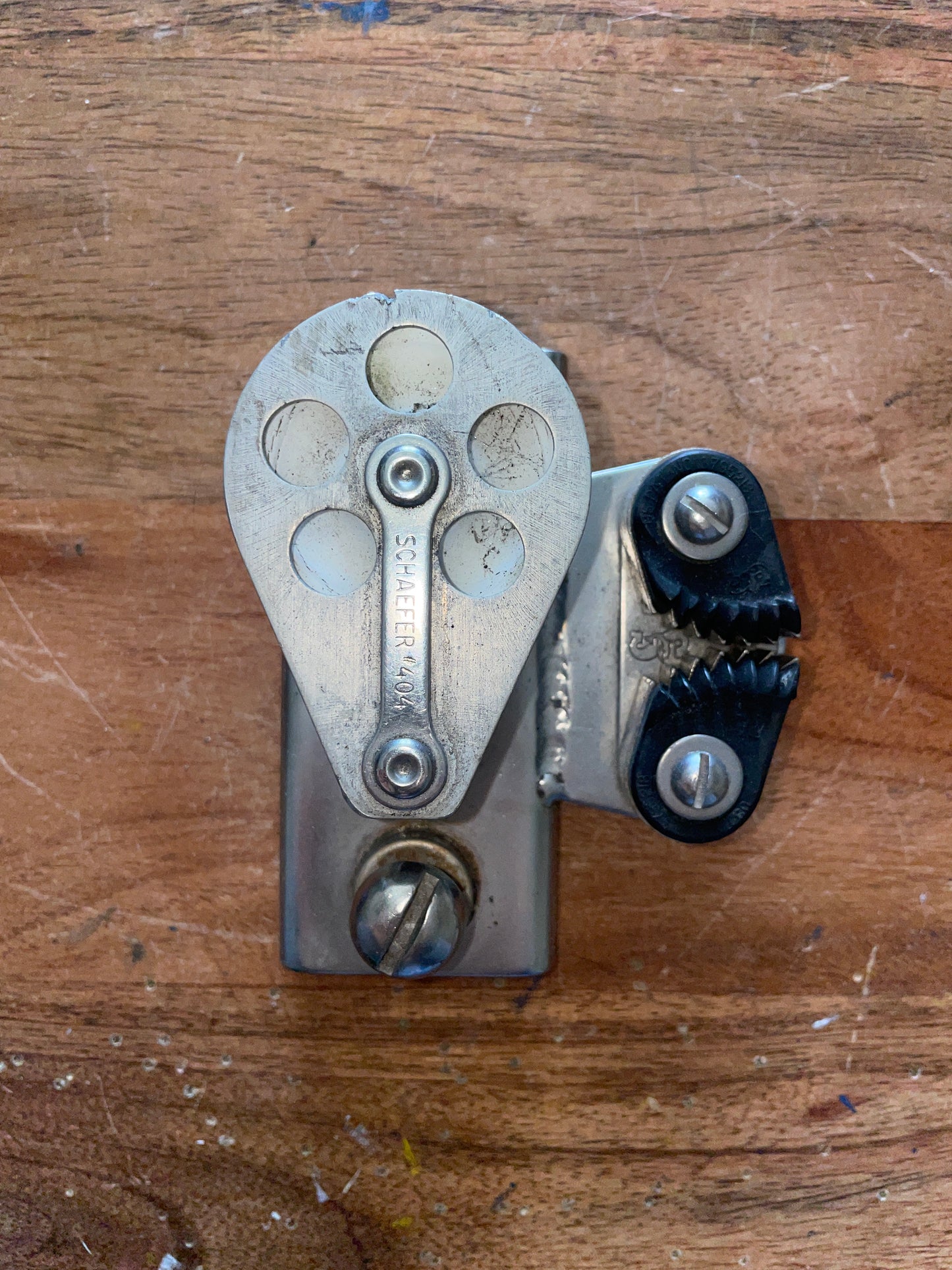 Schaefer Double Cheek Block On 1 1/2” Track With Cam Cleat