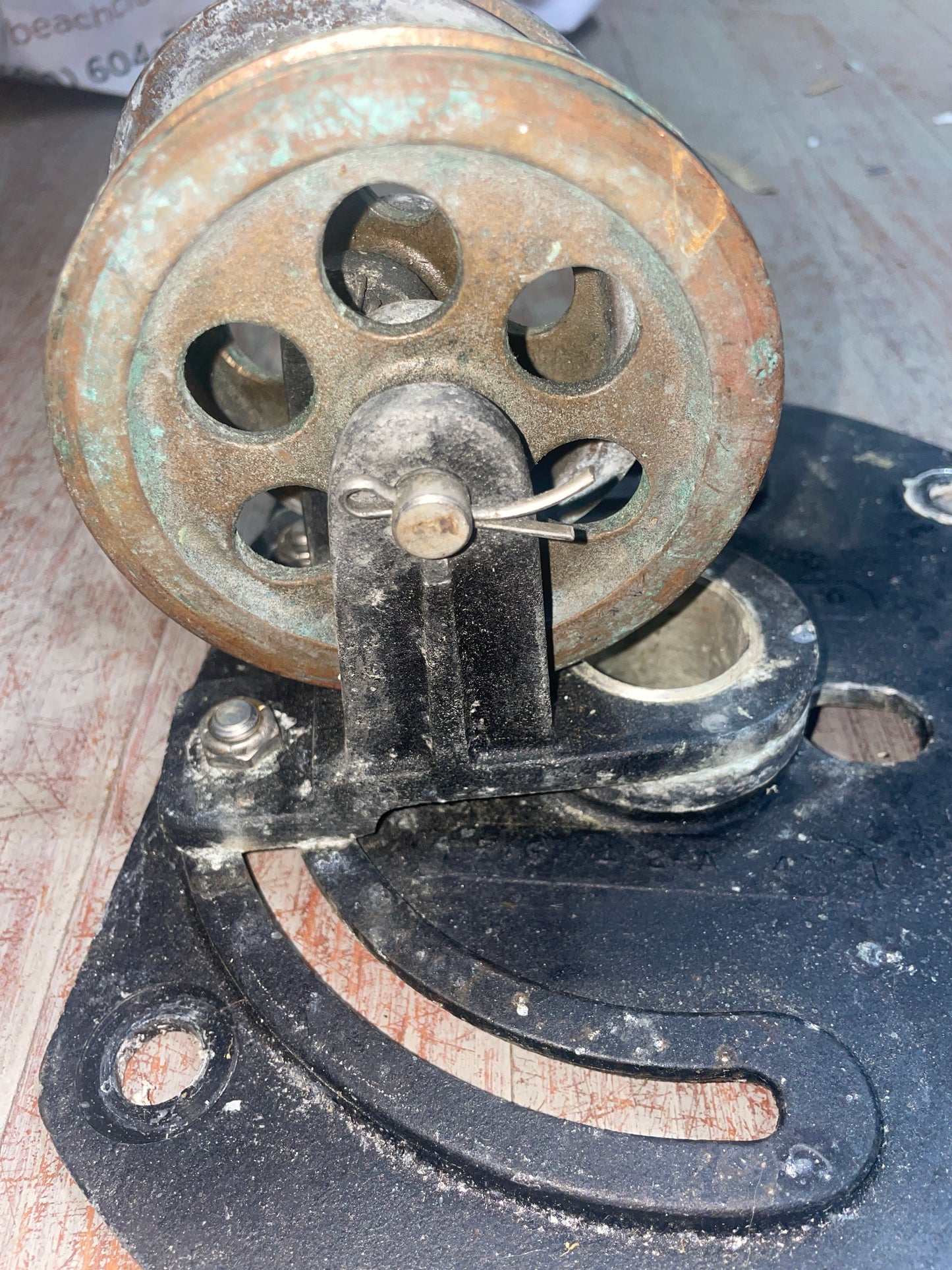 Yacht Specialties FIG 412 - A 4" Bronze Pulleys - Aluminum Base