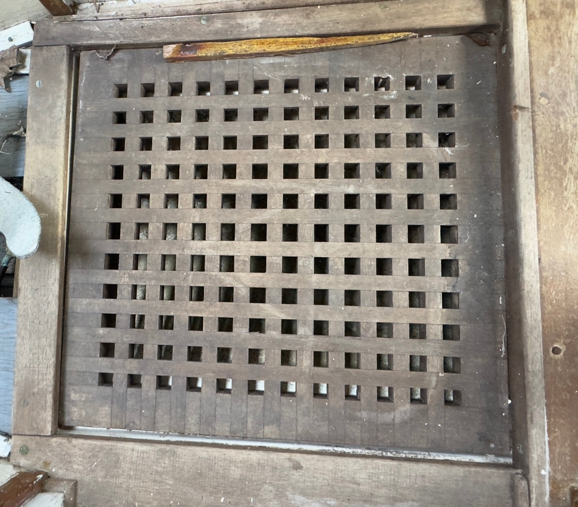 Teak Floor Grate - Alden Priscilla 1971 -- #292