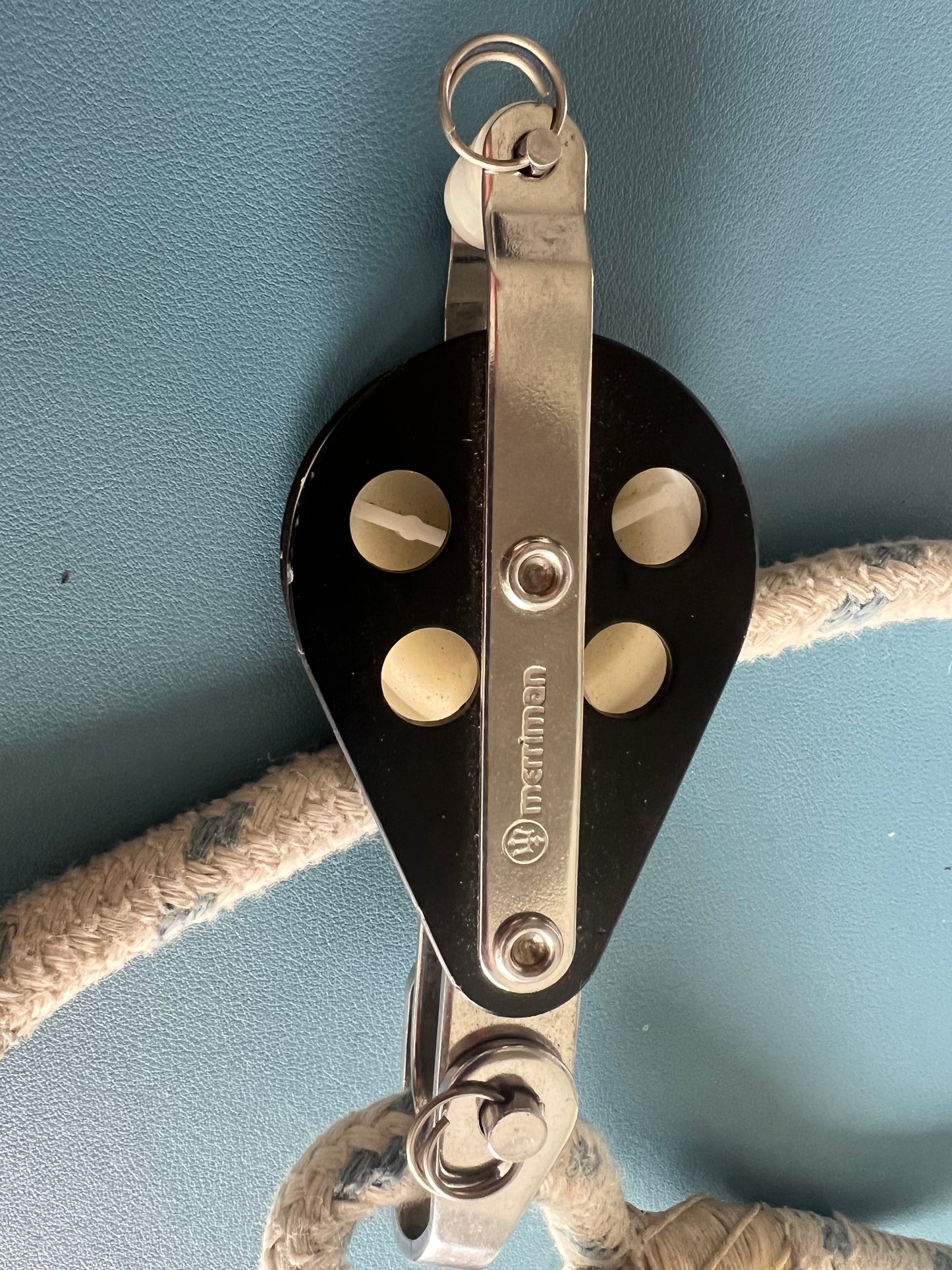 Merriman Single Block w/ Shackle, Becket & Line 