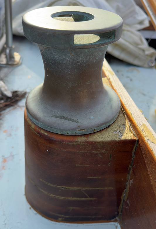 Bronze Winches With Teak Bases Pair - Alden Priscilla 1971
