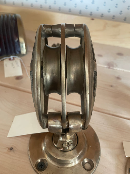 double sheaved swivel deck block