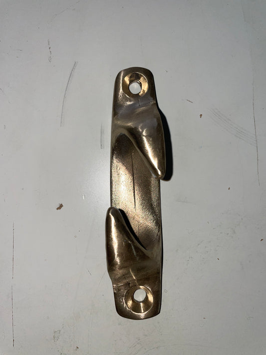 top STARBOARD 4 3/4" Hollow Skeene Chock Cleat