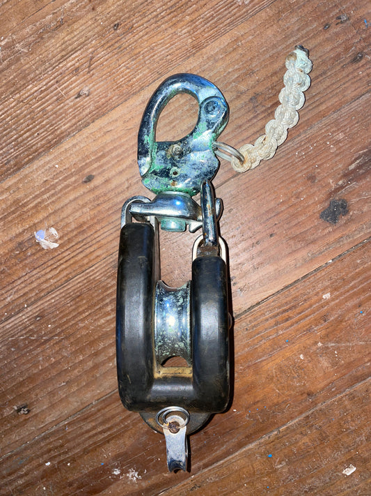 Large Snatch Block With Merriman Shackle 2 5/8” Sheave- 5/8” Line
