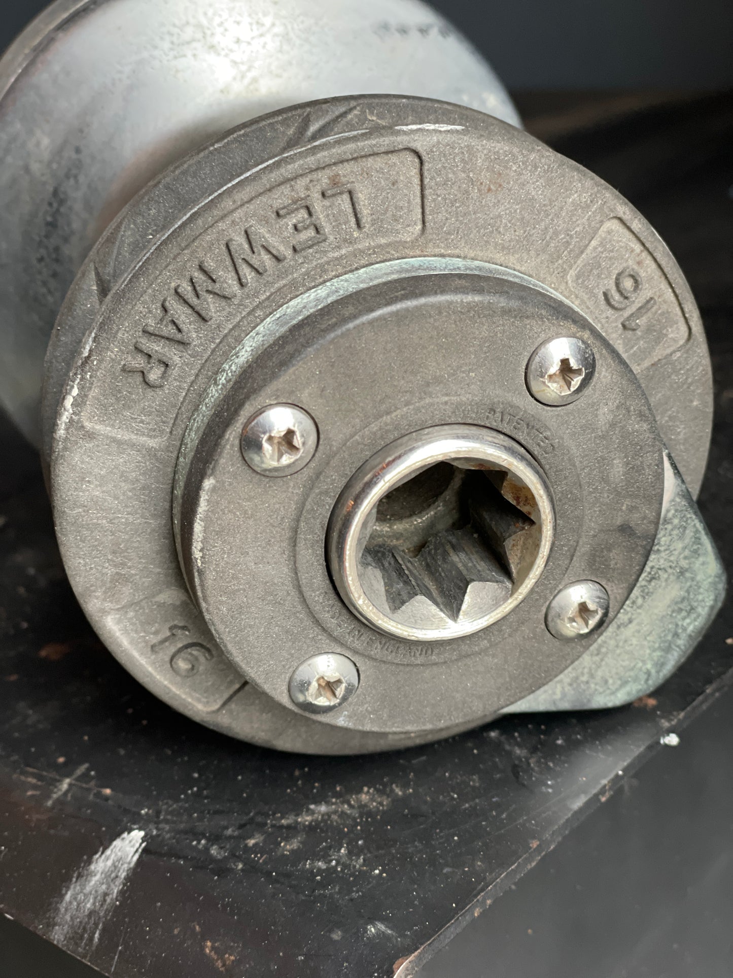 Lewmar 16ST Self Tailing Winch - Single Speed - CHROMED OR ALUMINUM